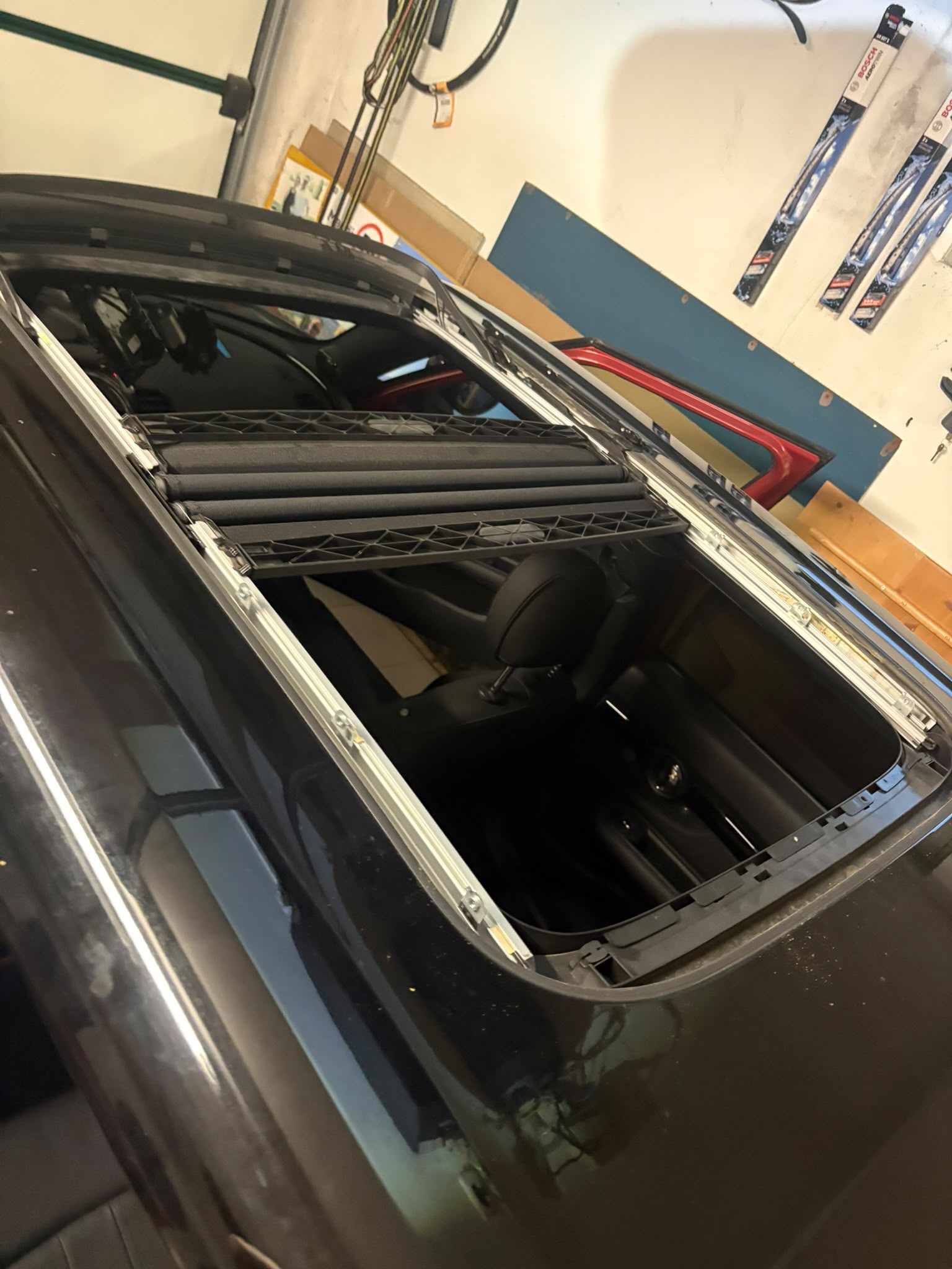 Reparatur eines MINI Cooper Panoramadachs bei Dürnberger Automotive Solutions